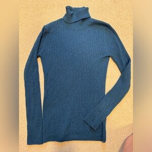 100% Cashmere Ribbed Turtleneck Sweater